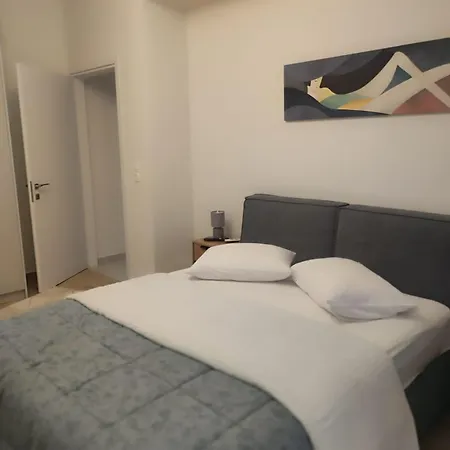 Urban Elegance * لاريسا