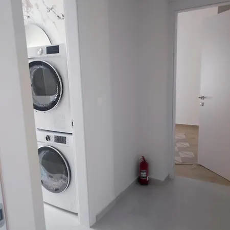 Urban Elegance لاريسا