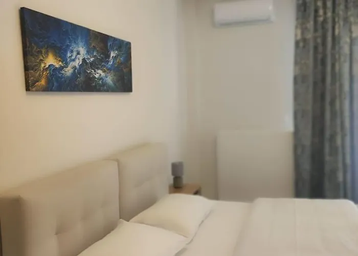 Urban Elegance لاريسا