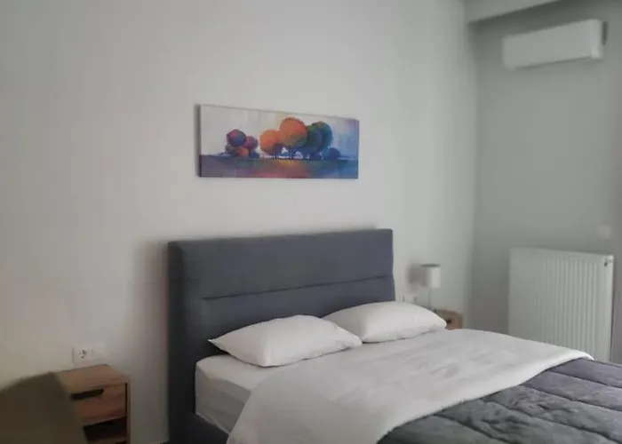 Urban Elegance لاريسا