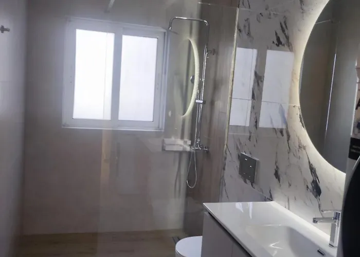 Urban Elegance * لاريسا